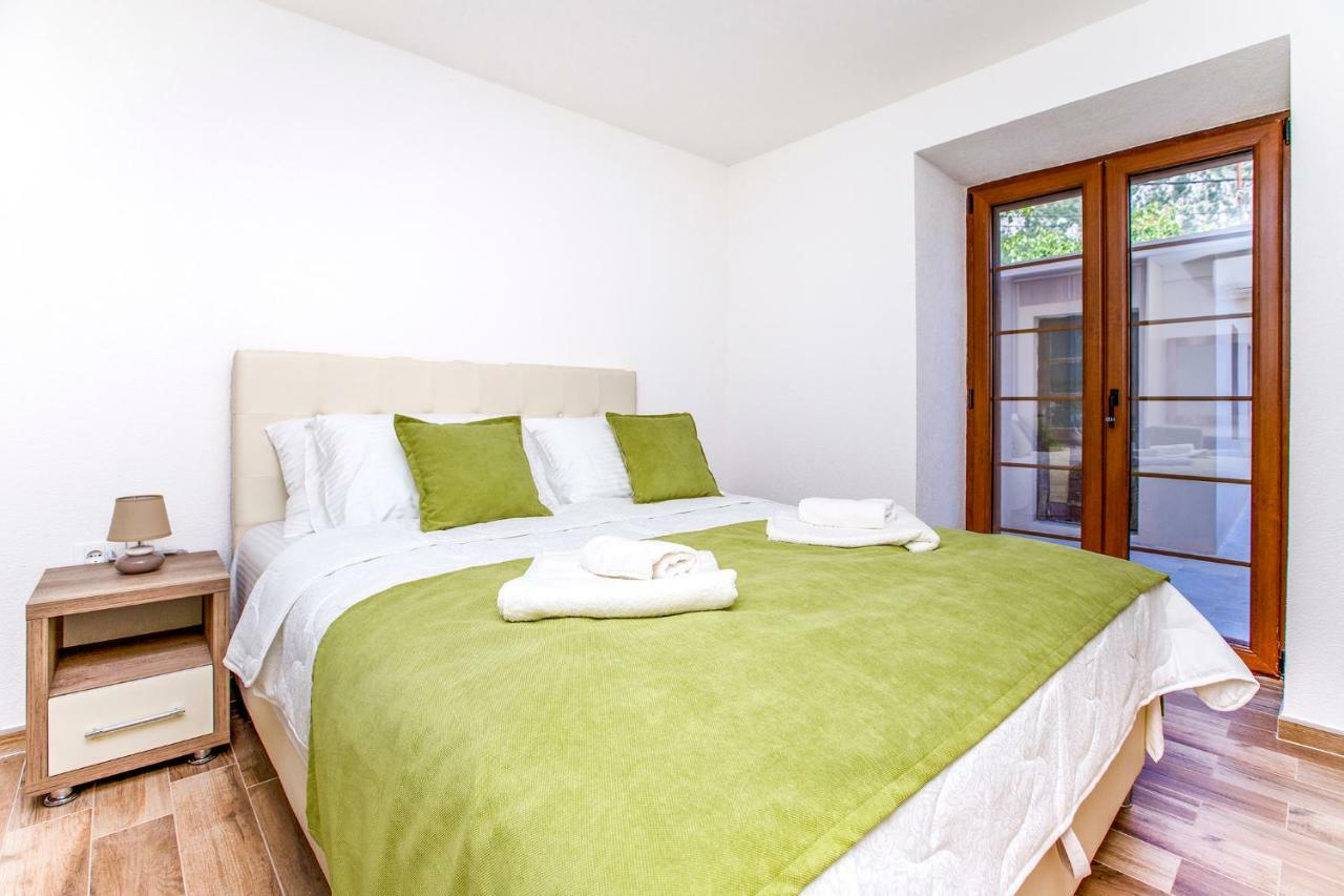 Apartments Mezini 11 Котор Экстерьер фото